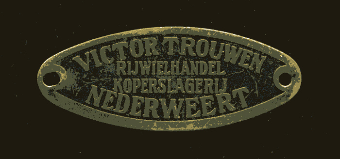 logo rijwielhandelaar, café-uitbater en koperslager Victor Trouwen (beter bekend als Gieëne Fik)